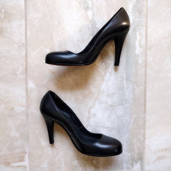 Rare! Woman by Common Projects Simple Black Leather Round Toe Heels 37 6.5 - Picture 3 of 7